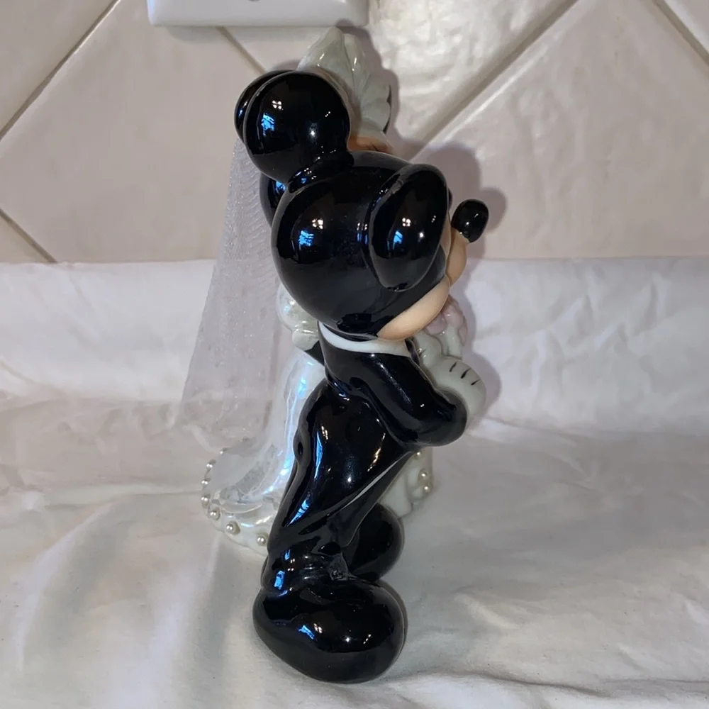 Vintage MICKEY AND MINNIE DISNEY WEDDING. Figurine topper